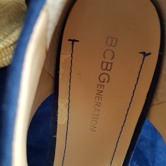 BCBG pumps - Picture 4 of 8